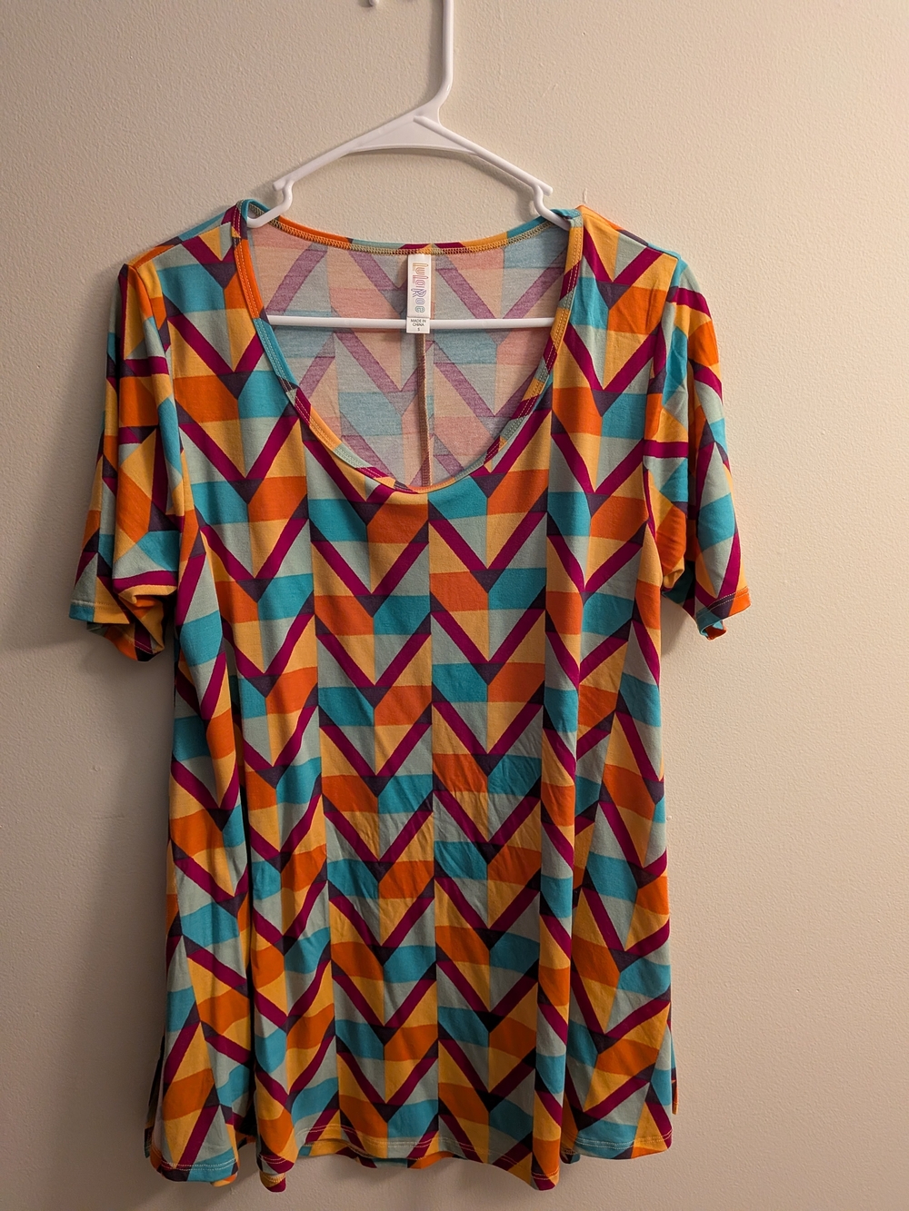 Lularoe- Perfect T (Small)